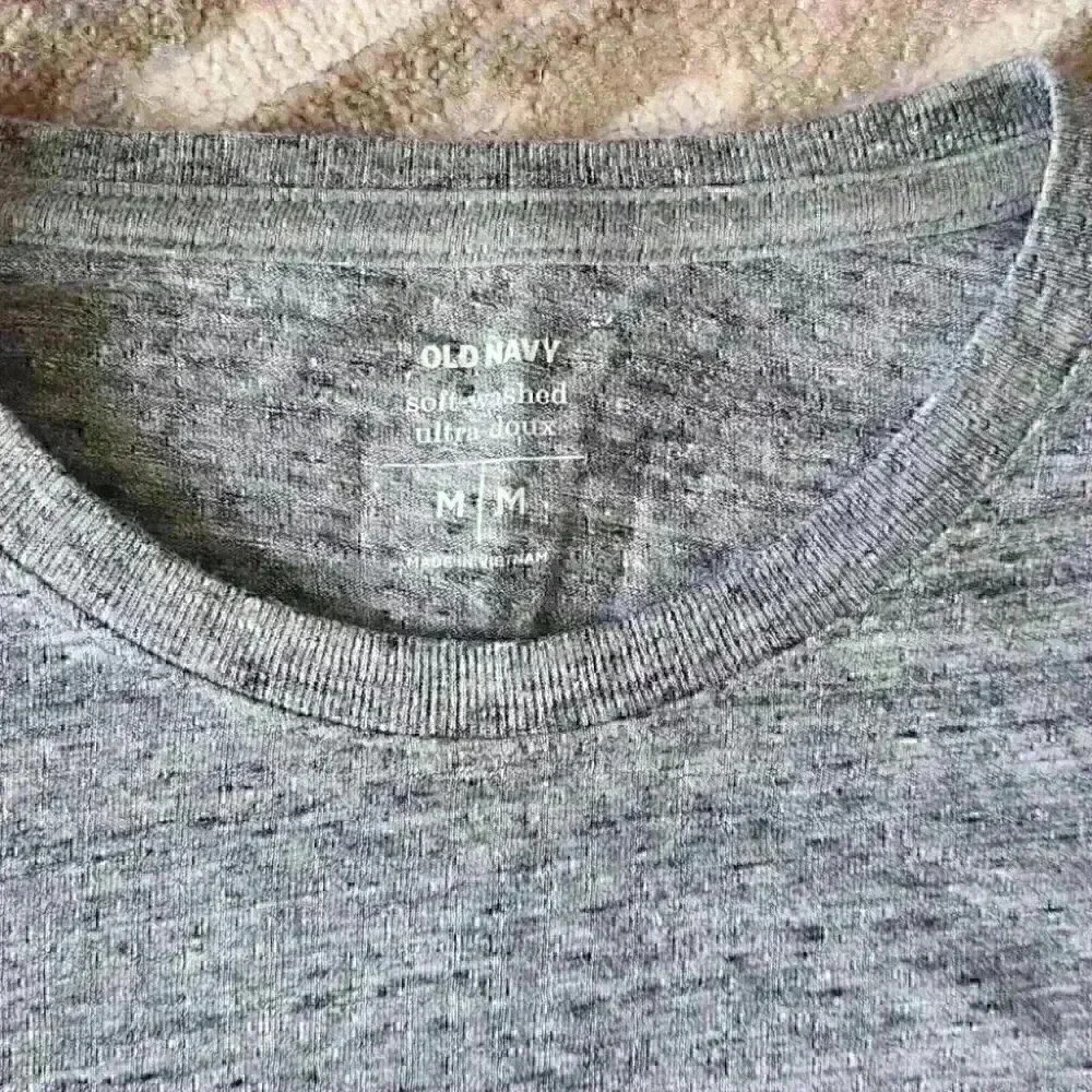 Long sleeve Old Navy tee - Picture 3 of 5